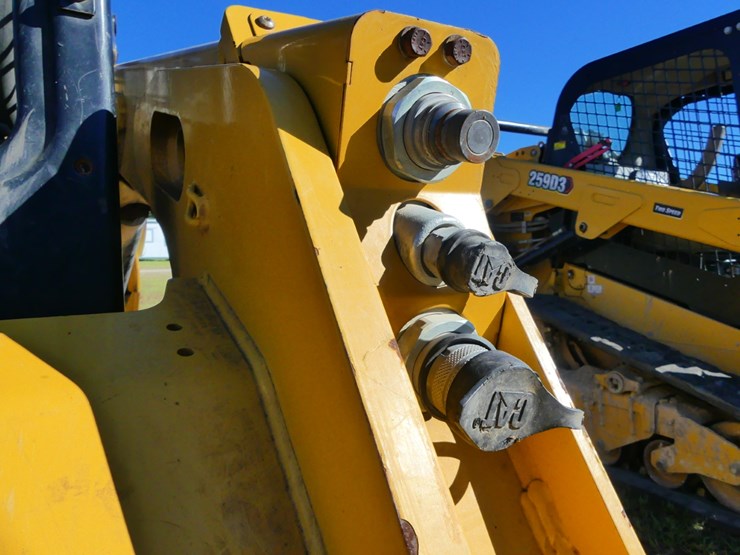 2018-caterpillar-259d-image-10