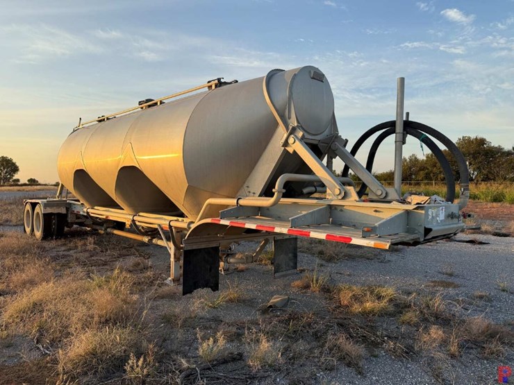 2017-heil-trailer-image-1