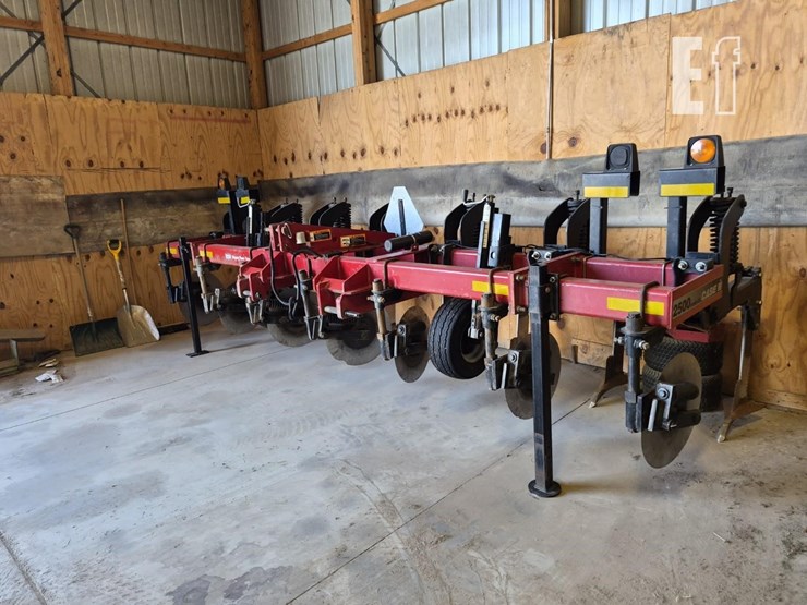 case-ih-2500-image-1