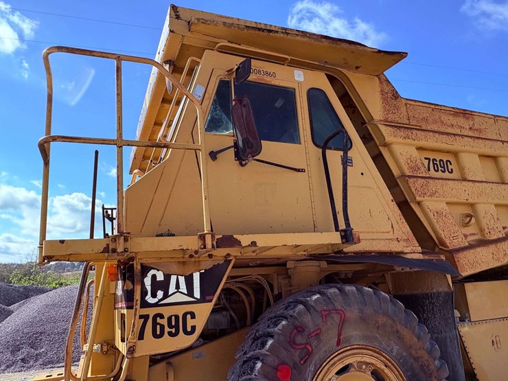 1995-caterpillar-769c-image-19