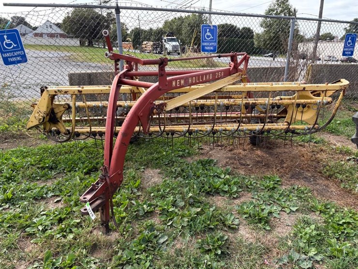 new-holland-258-image-1