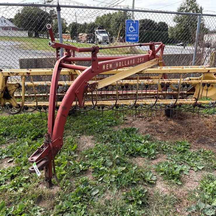 NEW HOLLAND 258