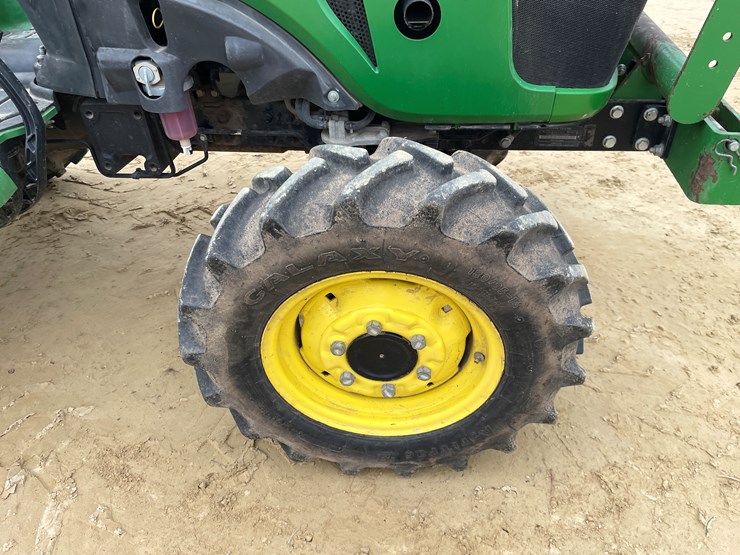 john-deere-3032e-image-74