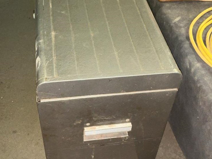 #756-•-gray-toolbox-and-contents-image-3