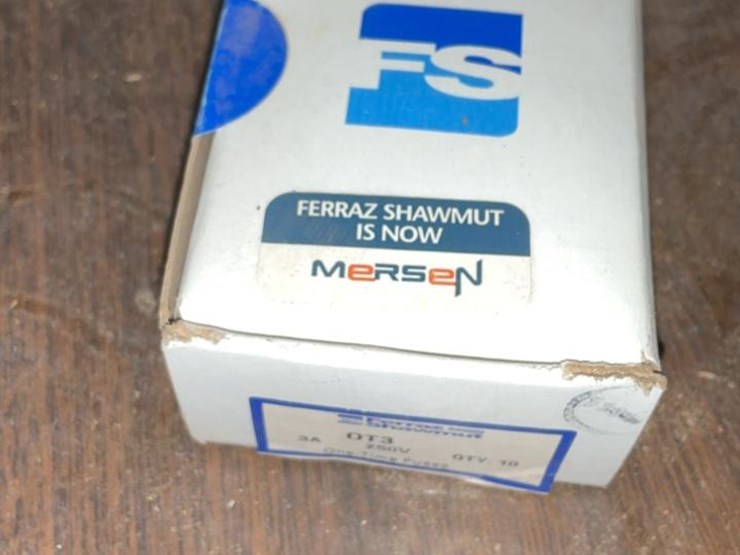 #753-•-grinder-stones,-spider-gauge,-bearings-and-miscellaneous-parts-image-13