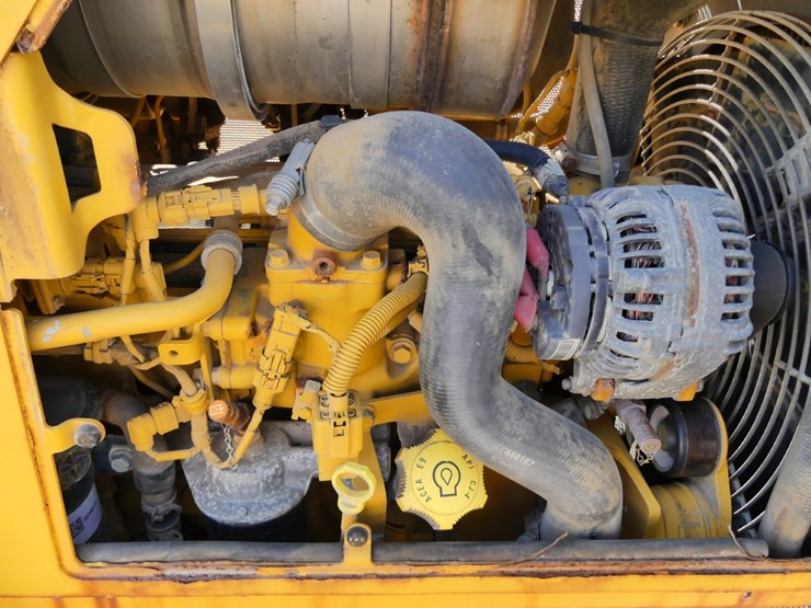 2019-deere-550k-image-17