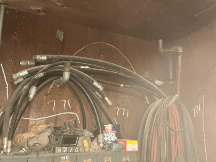 #771-•-assorted-hydraulic-hoses-image-1
