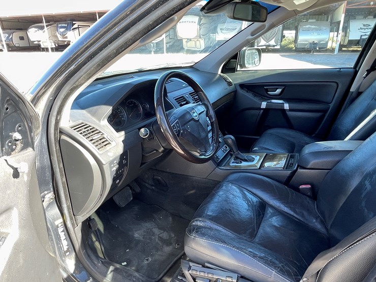 2010-volvo-xc90-image-44