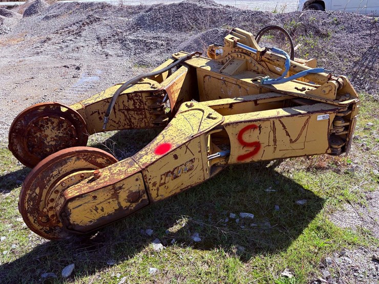 imac-cws-wl120-tire-manipulator-attachment-image-1