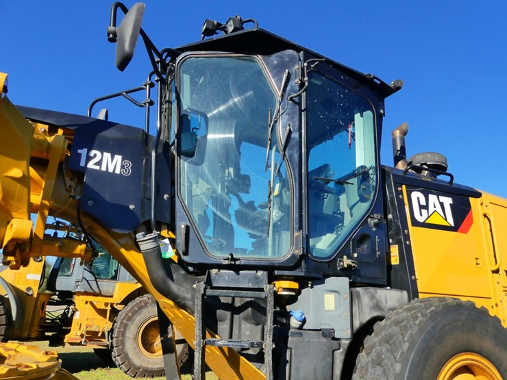 2018-caterpillar-12m3-image-9