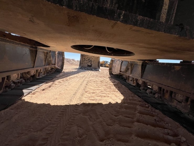 2019-deere-670g-lc-image-34