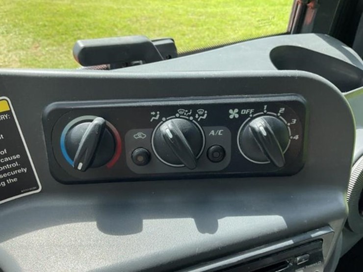 2009-kubota-rtv1100-image-15