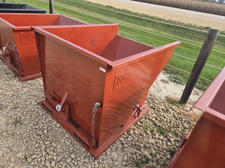 #5899-•-new-2-yd-self-dumping-hopper-image-1