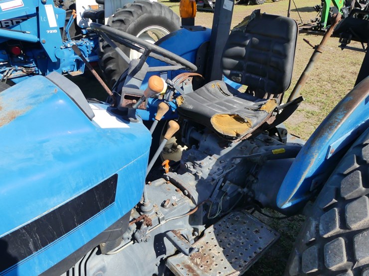 new-holland-3930-image-10