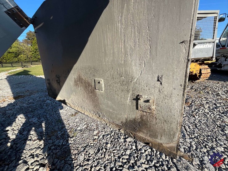 2020-freightliner-122sd-image-81