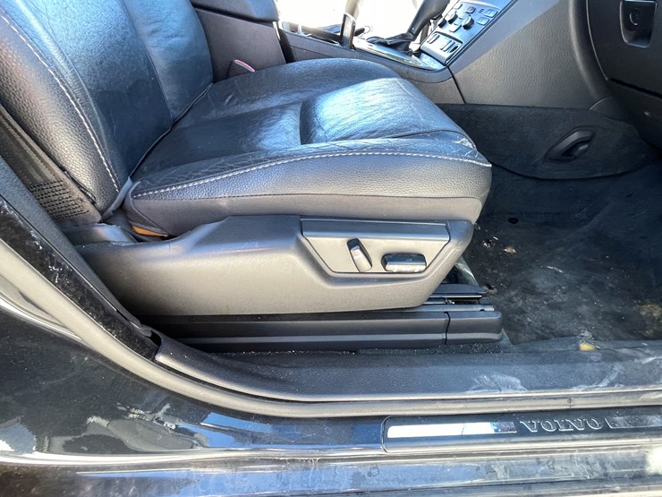 2010-volvo-xc90-image-79