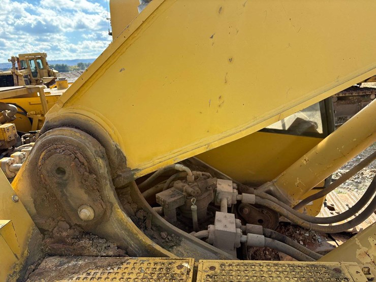 1999-caterpillar-375l-image-43