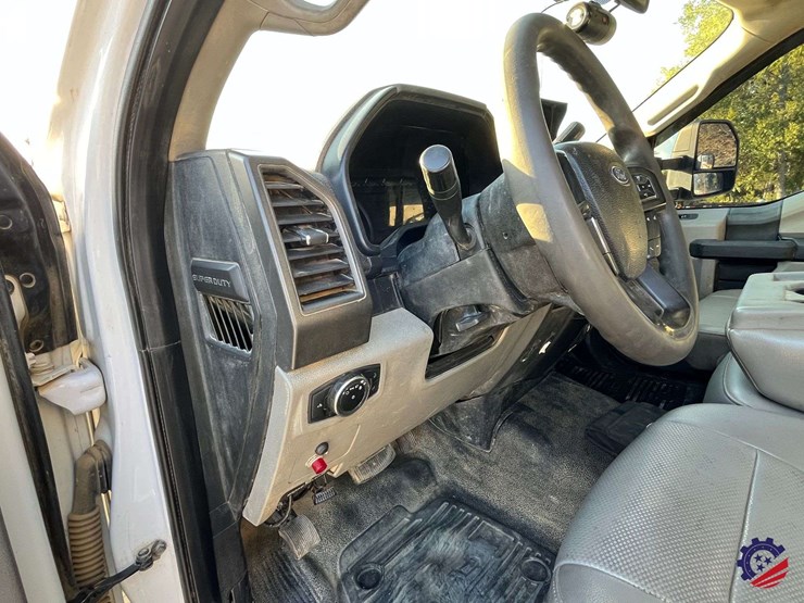 2017-ford-f550-xl-image-71