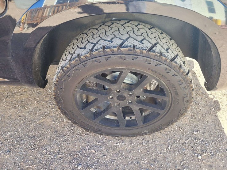 2016-ram-1500-laramie-image-22