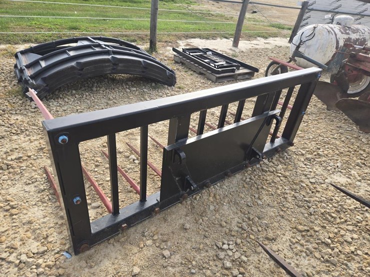 #5871-•-hay-&-silage-tine-bucket-w/-euro-mounts-image-3