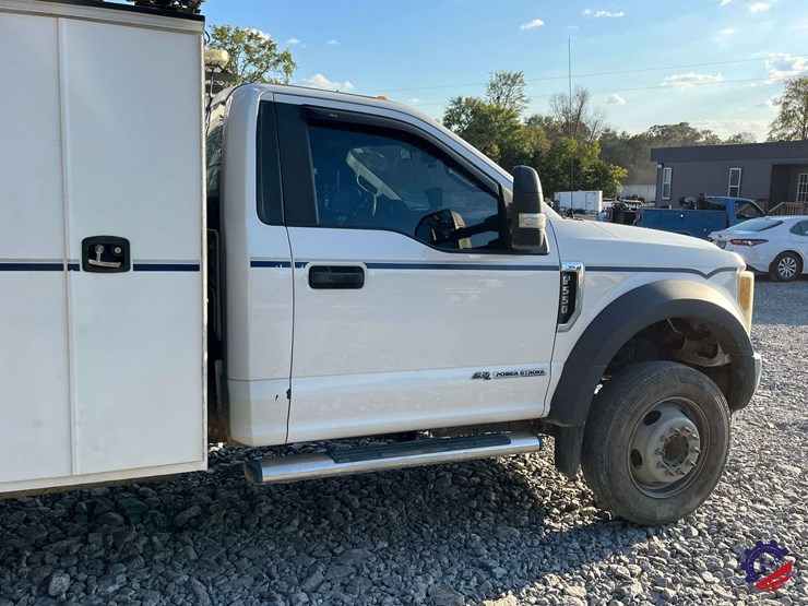 2017-ford-f550-xl-image-46