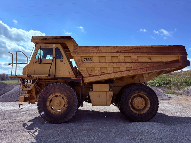 1995-caterpillar-769c-image-11