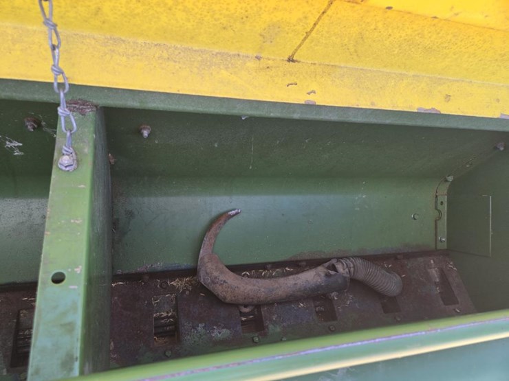 john-deere-8100-image-6