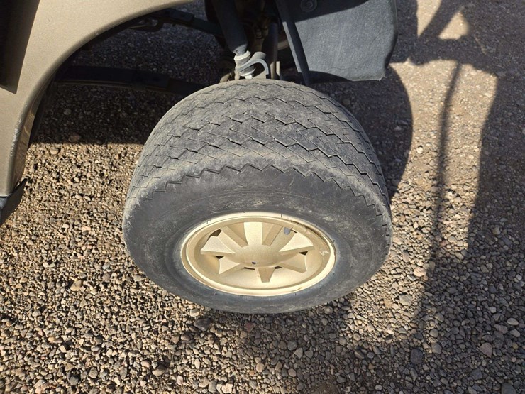 2017-e-z-go-txt-elite-lithium-golf-cart-image-7