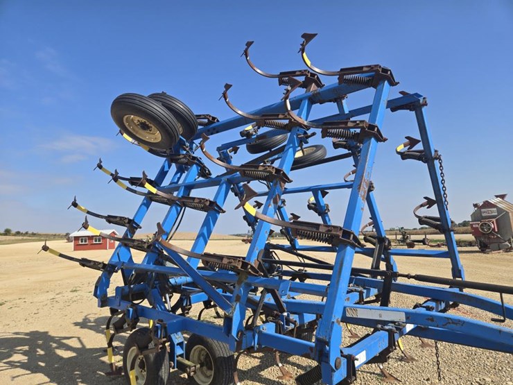 #5853-•-dmi-26'-field-cultivator-image-11