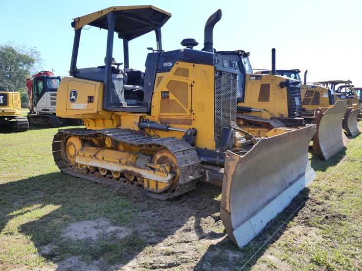 2019-deere-550k-image-2
