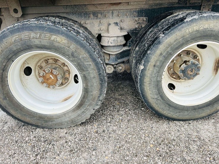 1999-freightliner-tri-axle-dump-truck-image-20