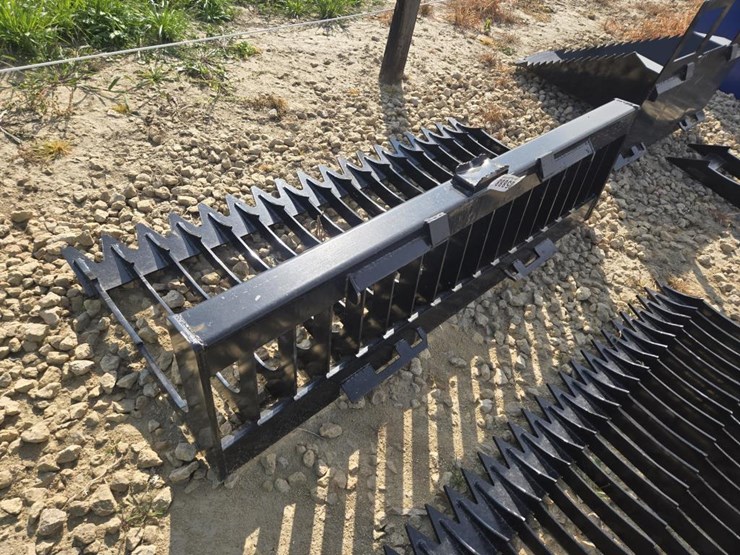 #5888-•-new-76"-skid-steer-skeleton-bucket-low-side-image-2