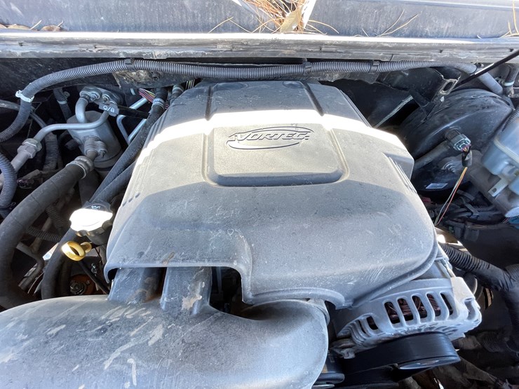 2010-cadillac-escalade-image-116