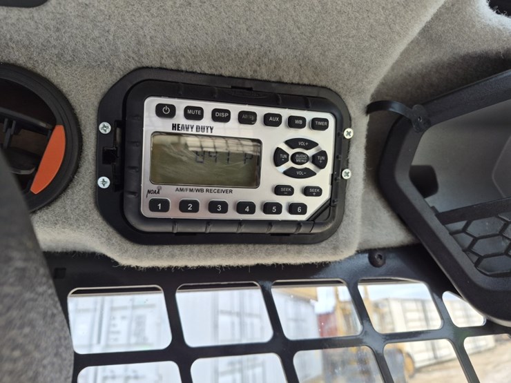 2023-bobcat-s64-image-16