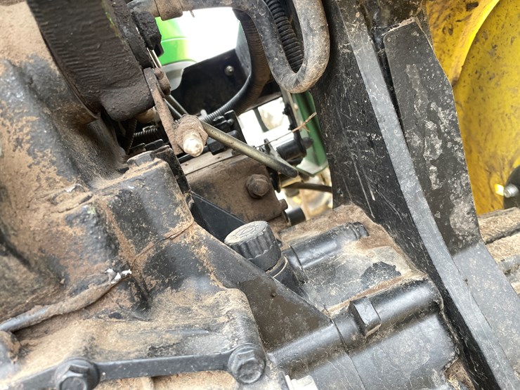 john-deere-3032e-image-33