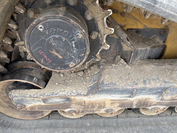 2019-deere-331g-image-39