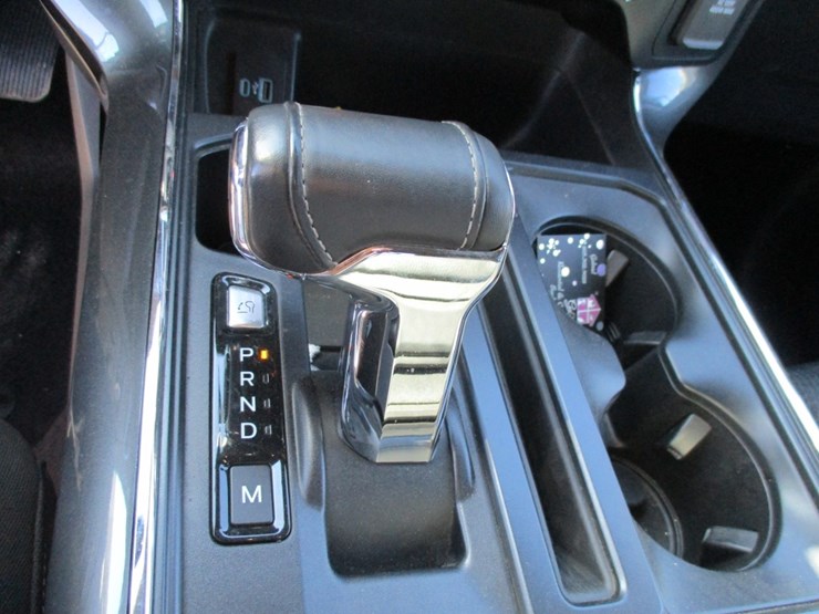 2022-ford-f150-xlt-image-10