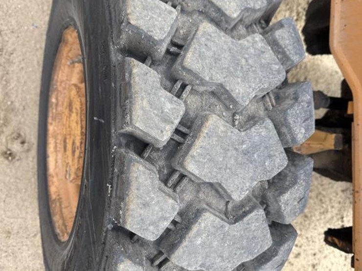 2008-case-570l-xt-image-40