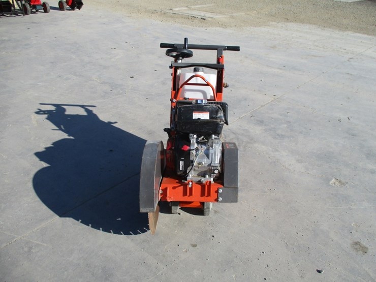 husqvarna-fs400-lv-walk-behind-concrete-saw,-image-3