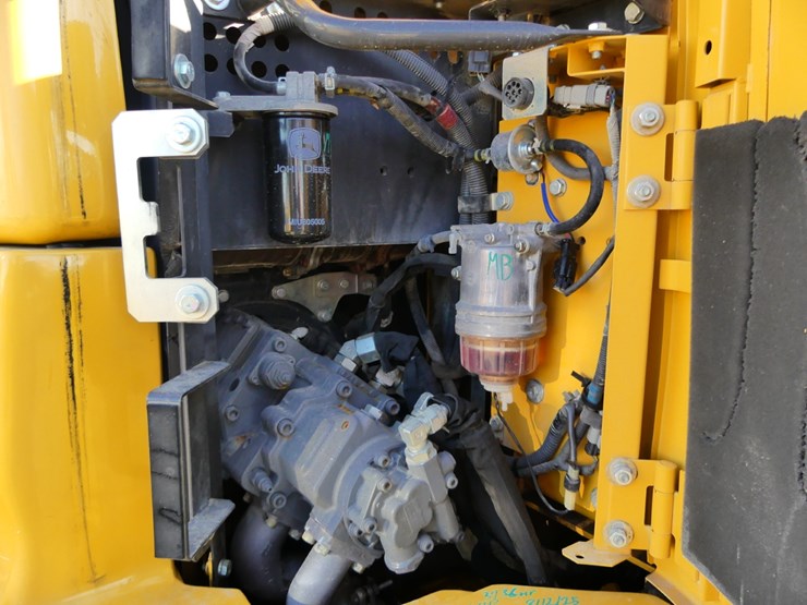 2018-deere-85g-image-7