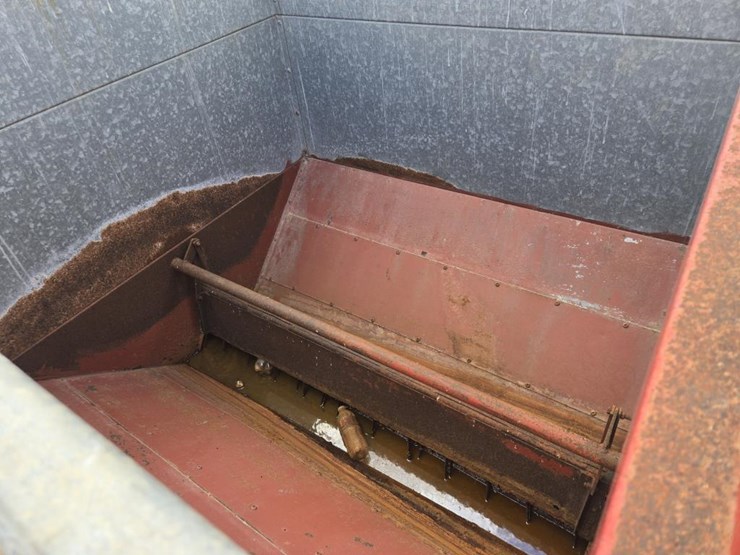 #5823-•-heider-4-ton-auger-wagon-image-11