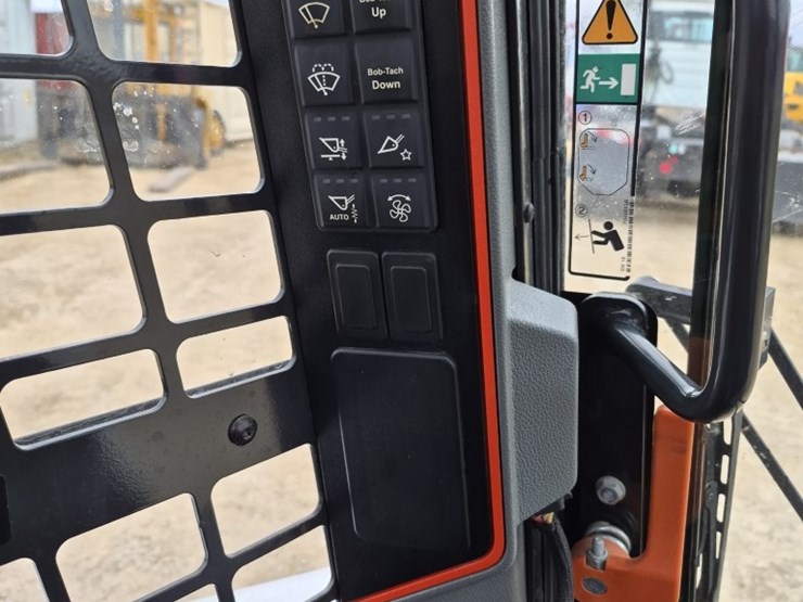 2023-bobcat-s64-image-17