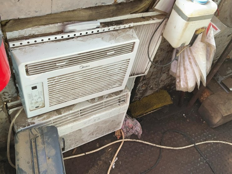 #131-•-operators-cab-image-5