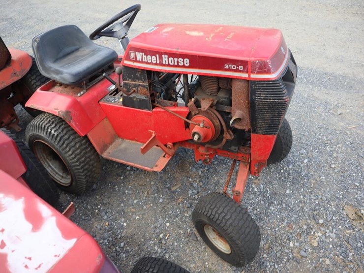 wheel-horse-lawn-&-garden-tractor-image-1