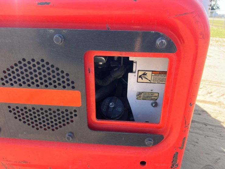 2022-bobcat-s770-image-16