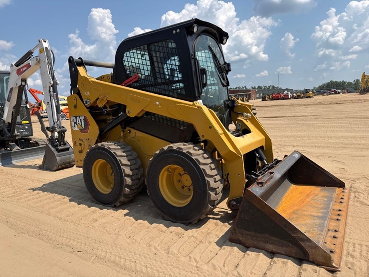 2024-caterpillar-242d3-image-4