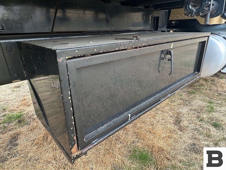 2000-peterbilt-grain-truck---lewiston,-id-image-32