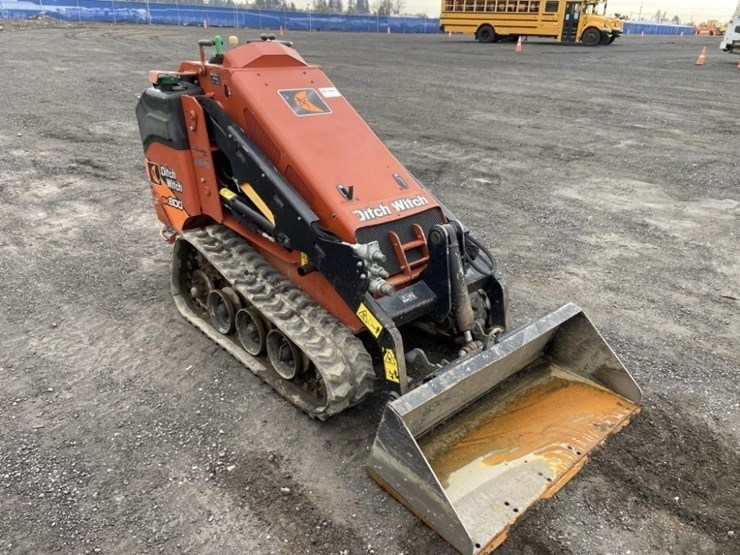 2020-ditch-witch-sk800-image-7