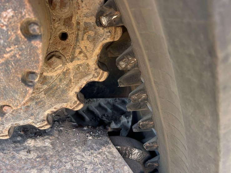 2011-kubota-svl90-2-image-9