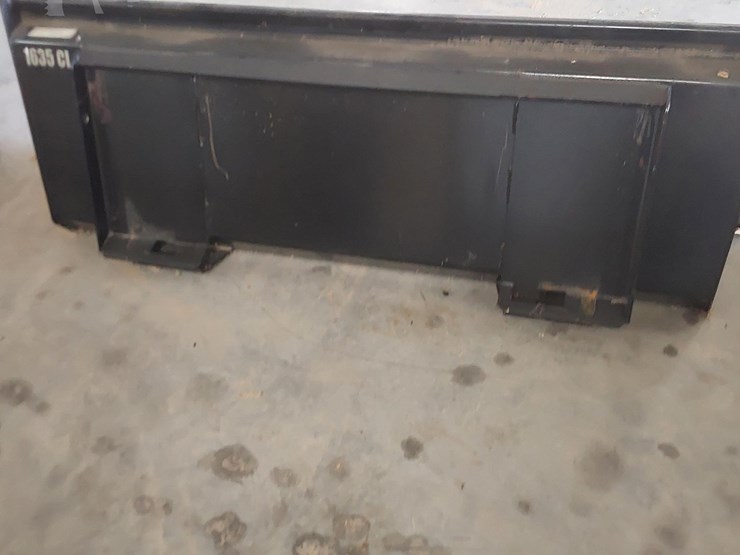 2023-mahindra-1635-hst-image-33